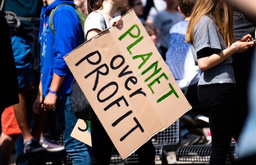 Tutela dell’ambiente: un aspetto fondamentale per i giovani consumatori