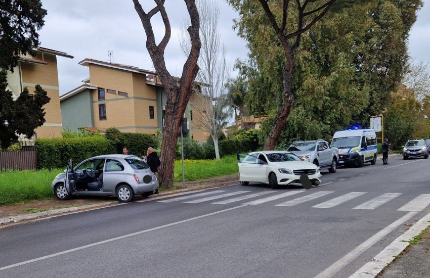 Malore alla guida per un giovane che investe un’altra auto: tragedia sfiorata