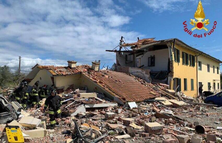 Lucca, tragedia per lo scoppio di una  bombola di gas: crolla casa, 2 dispersi