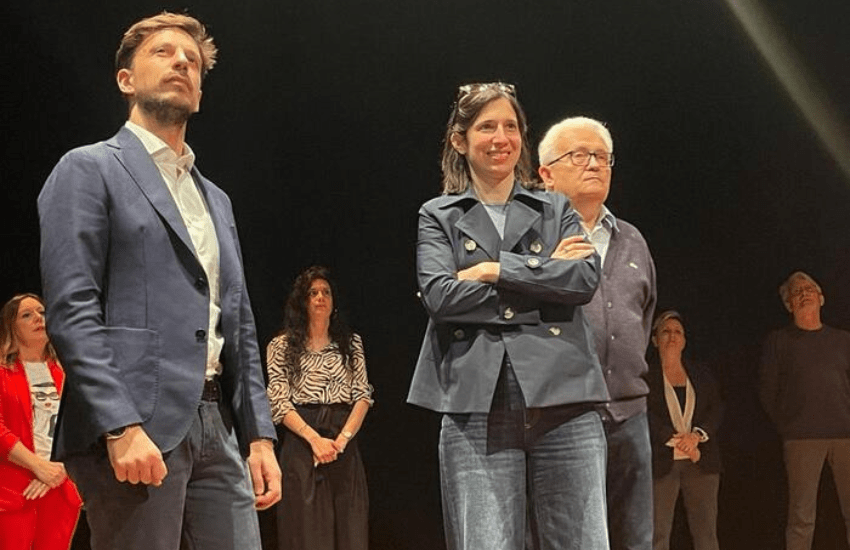 Umbertide, militanti del Pd pazzi per Elly Schlein: “Hai dei colori splendidi”