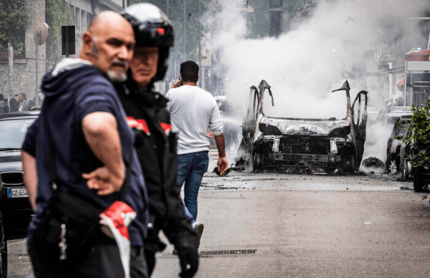 Milano, esplode un furgone in pieno centro: un ferito, evacuata una scuola materna (VIDEO)