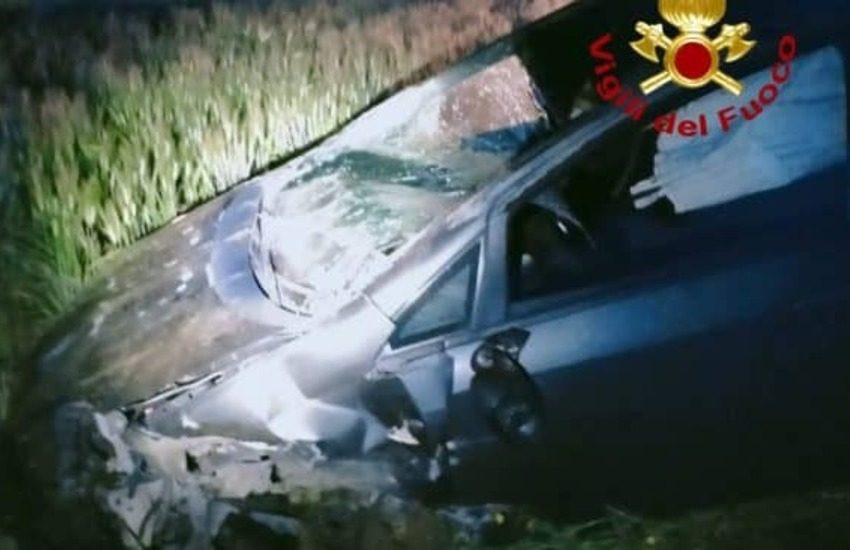 Paura nel Salento. Finisce con l’auto nel canale, ma lui non c’è: conducente ritrovato ore dopo sotto shock