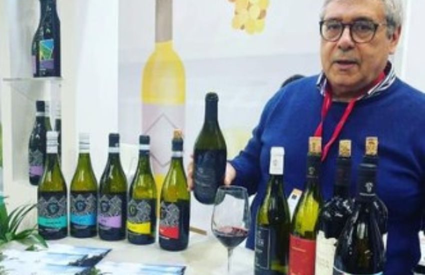 Totò Cuffaro cita Martin Luther King, ma la sua gaffe diventa virale: “I am a drink”