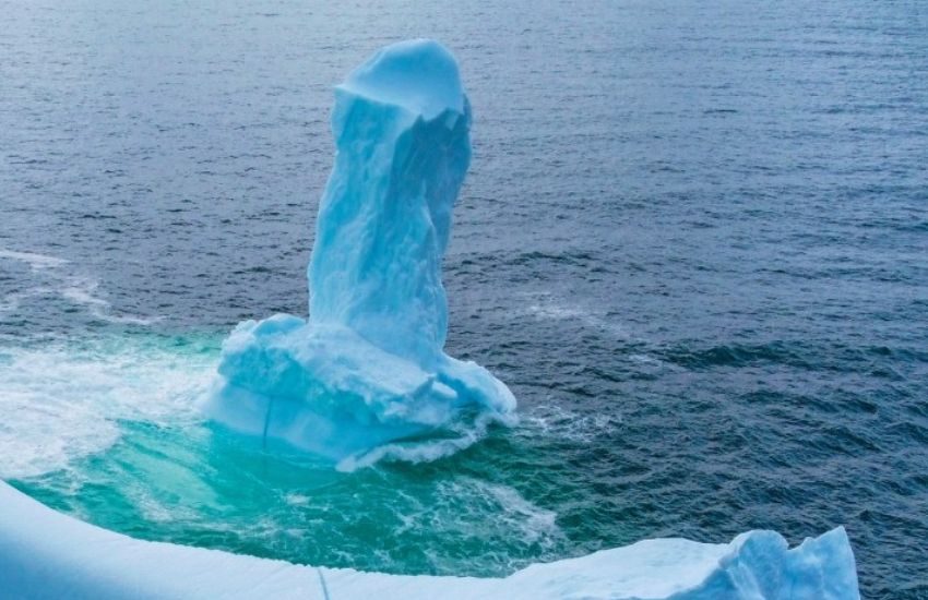 Canada, spunta un enorme iceberg a forma di pene maschile. Ma le assurdità non finiscono qui!