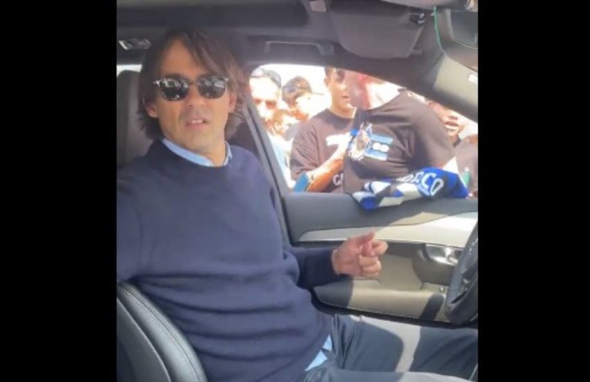 Simone Inzaghi perde la pazienza accerchiato dai tifosi, la sua reazione diventa virale [VIDEO]