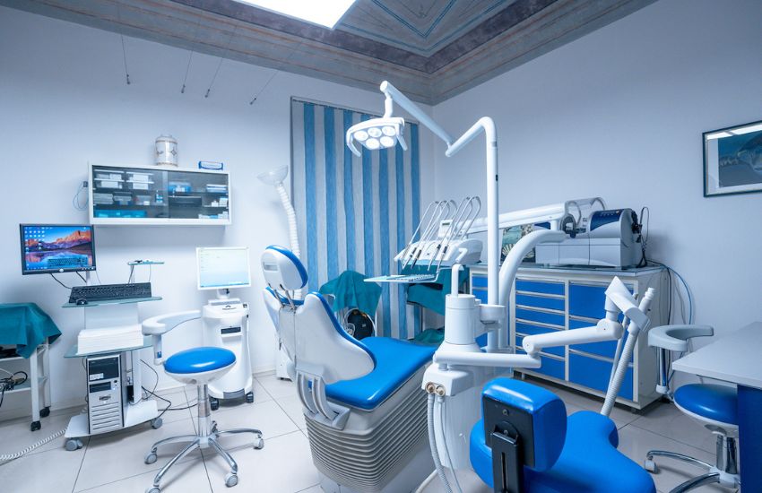 Per pulizia e igiene orale affidati a un dentista a Genova esperto