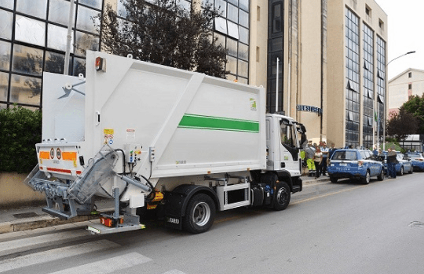 Padova: donna investita e uccisa da un camion della nettezza urbana