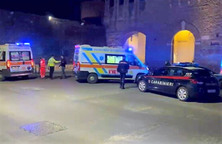 Ponte dell’Olio: giovane trovato morto in casa con un uomo che si barrica dentro all’arrivo dei carabinieri