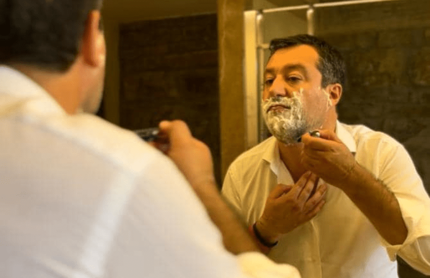 Silvio Berlusconi: Matteo Salvini si rade per rendergli omaggio