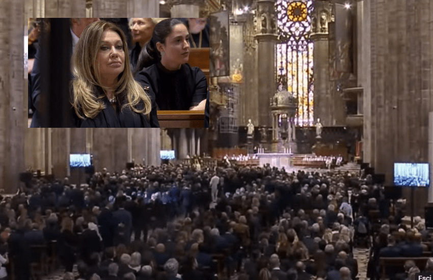 Silvio Berlusconi sarà cremato: la diretta dei funerali e la disposizione nelle prime file del Duomo di Milano (VIDEO)