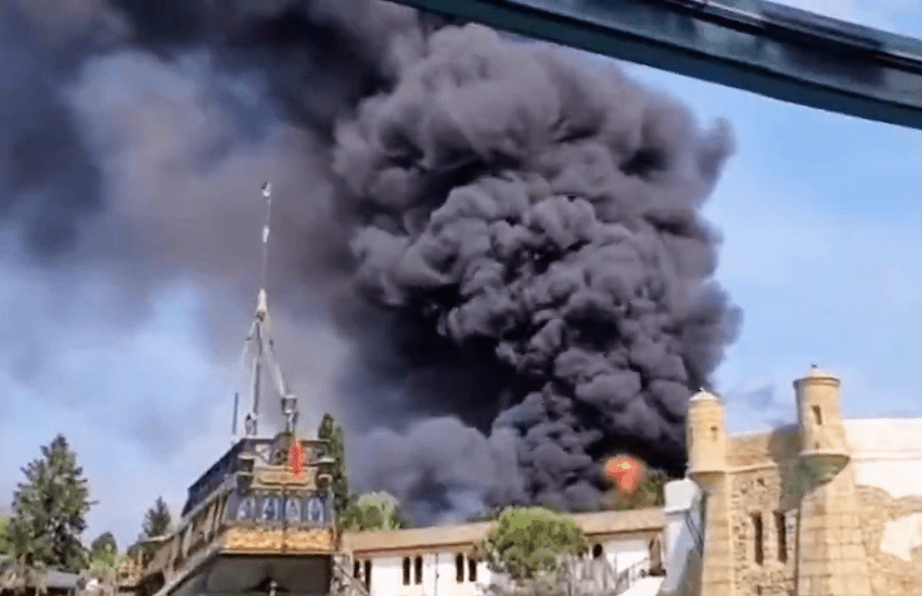Panico nel parco divertimenti. “Abbiamo sentito due esplosioni” : i video dell’incendio