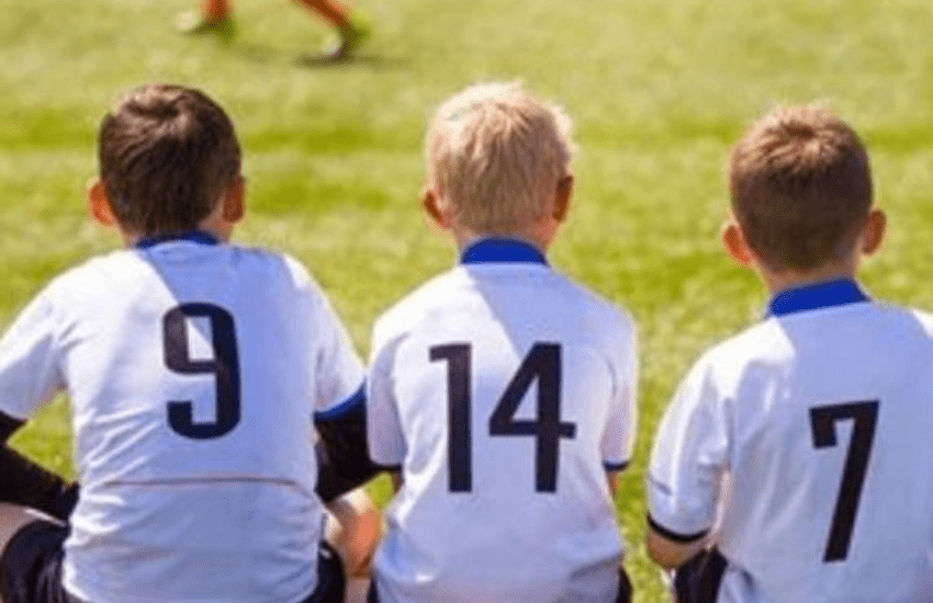 Seregno, cerca di sedare rissa fra genitori: allenatore di calcio under 9 con rene spappolato e lesione alla milza