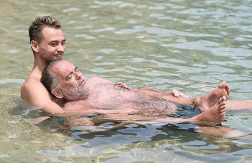 Cecchi Paone: “Vorrei la mia ex moglie come testimone delle nozze con Simone”