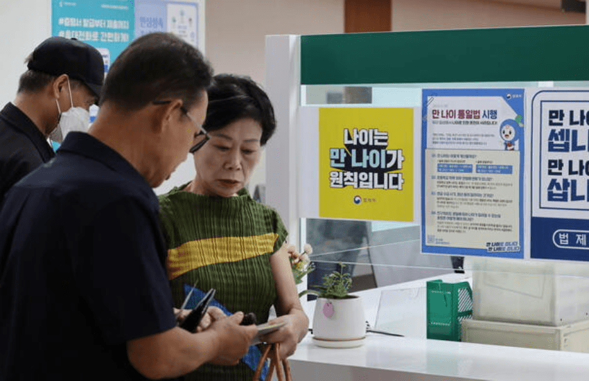 I sudcoreani da oggi più giovani di uno o due anni: lo decide una legge (VIDEO)