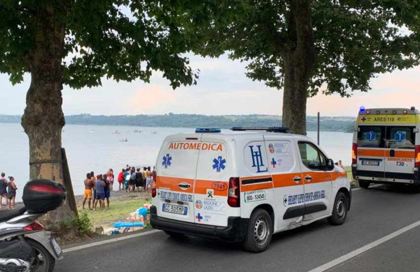 Si tuffa dal pedalò nel lago di Bracciano e scompare: disperso un 19enne