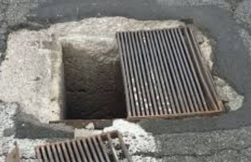 Cadono in un tombino sul lungo mare: frattura al naso per un bimbo di 18 mesi