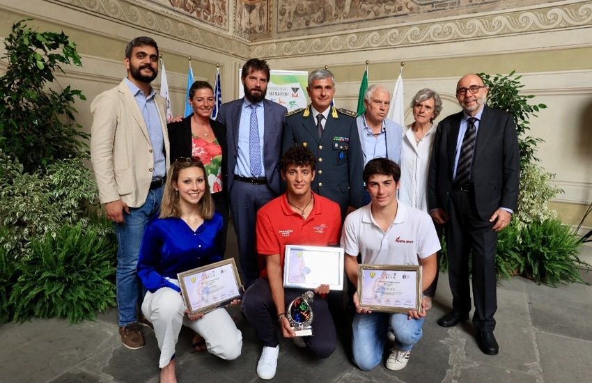 Premio Internazionale Fair Play Menarini,  il giovane nuotatore Gianluca Gensini vince il Premio speciale Fiamme Gialle “Studio e Sport”