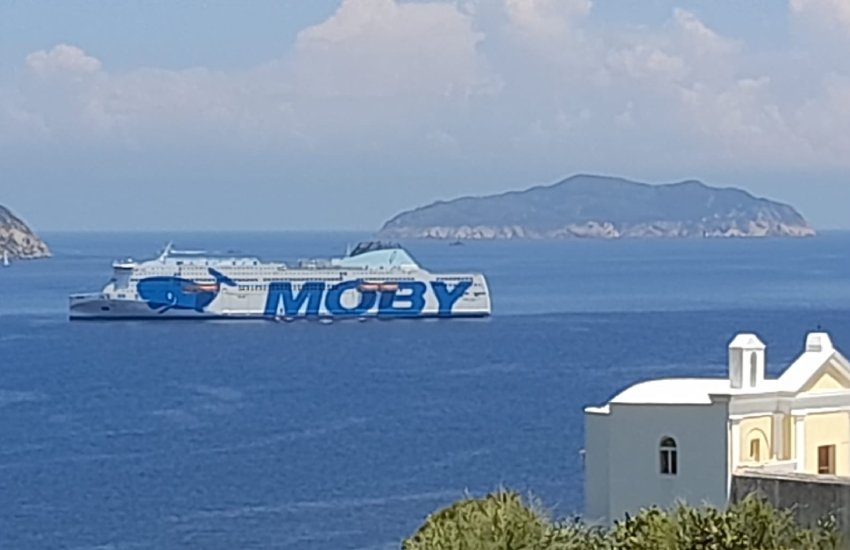 La nave traghetto più grande del mondo a Ponza per essere “benedetta” e per un omaggio alla famiglia Onorato