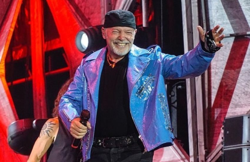 Incredibile su Facebook: Vasco Rossi condivide una sua canzone ma gliela bloccano per violazione del diritto d’autore, ma l’autore è lui!