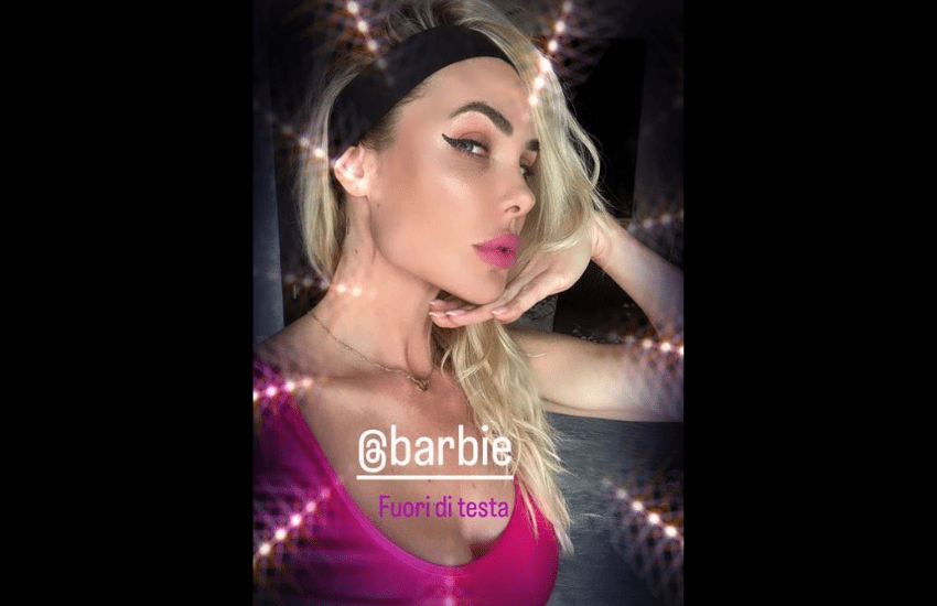 Ilary Blasi diventa Barbie per andare al cinema