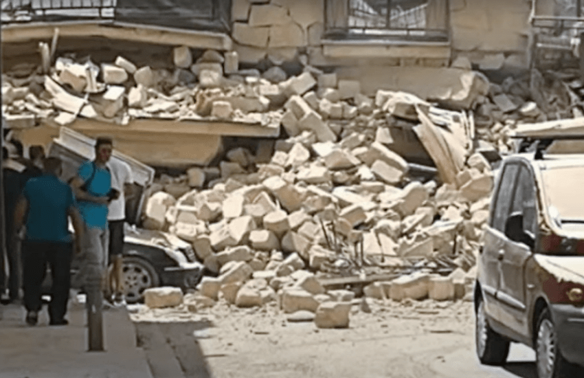Matera: crolla palazzina mentre gli operai erano in pausa pranzo. Si cerca fra le macerie