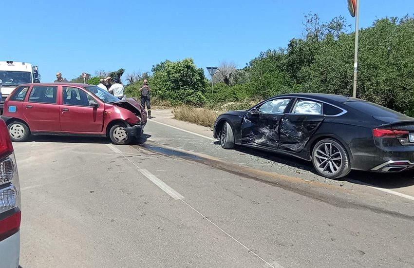 Scontro tra due auto nel Salento. Coinvolti in cinque, un ferito grave