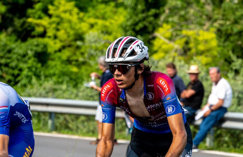 Ciclismo, tragica caduta al Giro d’Austria: muore il 17enne Jacopo Venzo