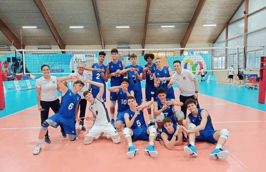 ITALIA MASCHILE E FEMMINILE IN CAMPO