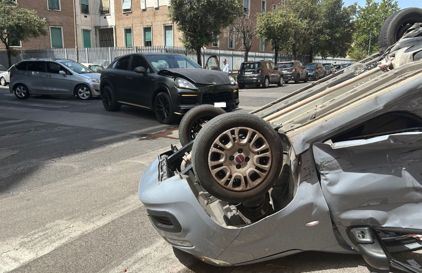 Terribile scontro tra due auto a Latina: tre i feriti