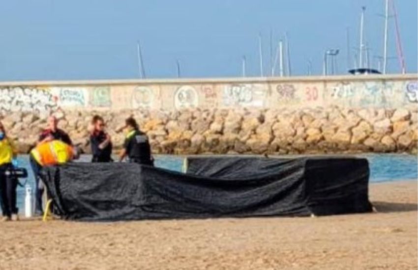 Trovano una bambola senza testa e la lasciano in spiaggia, poi la macabra scoperta
