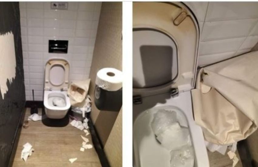 Non trova la carta igienica nel bar e strappa dal muro quella da parati per pulirsi