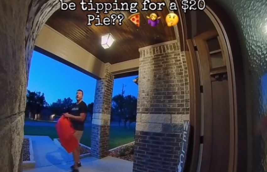 La mancia è troppo bassa, il fattorino insulta la cliente. Ma per lui c’è una brutta sorpresa [VIDEO]