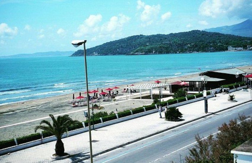 Due fratellini rischiano di annegare: il gesto eroico di un militare in vacanza in provincia di Latina