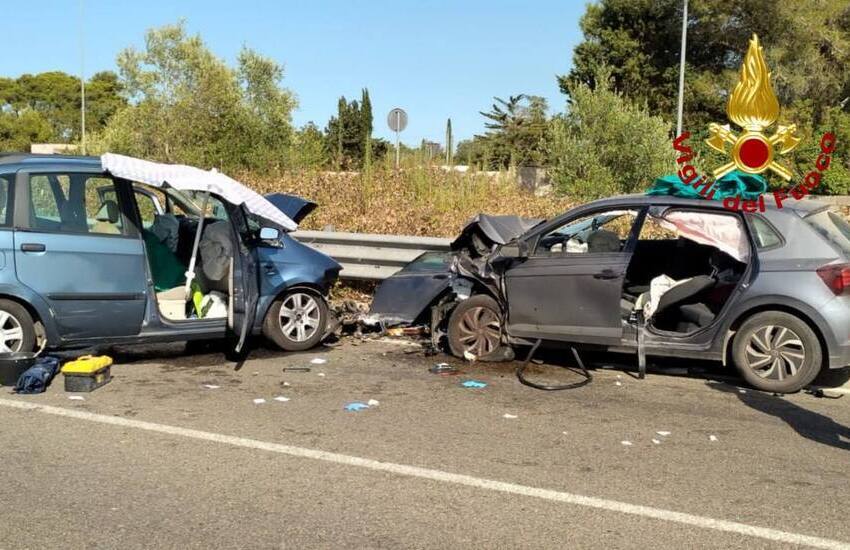 Drammatico scontro frontale nel Salento. Muore 54enne, gravissima una donna