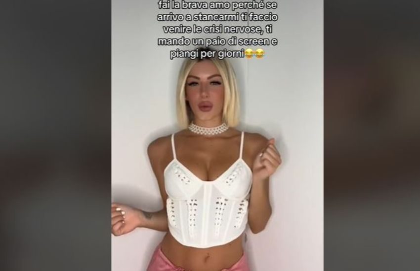 Temptation Island, la tentatrice Roberta “minaccia” una coppia: “Se parlo piangi per giorni…”