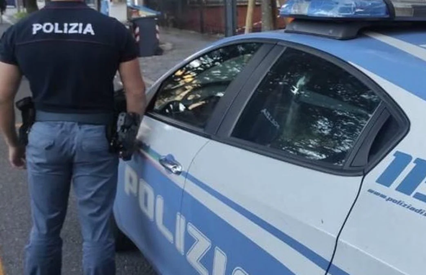 Degrado in città. Ubriachi sul bus, minacciano autista e passeggeri: arrestati 2 bulgari