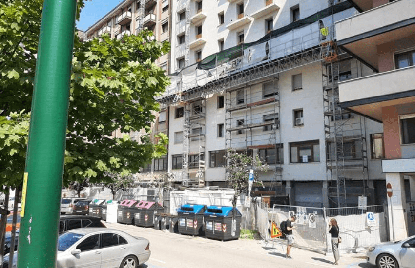 Mestre, non era un ladro l’uomo ucciso dentro l’ascensore: due indagati per omicidio