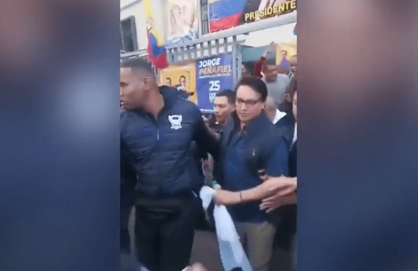 Ecuador: candidato alle presidenziali ucciso fra i sostenitori (VIDEO)