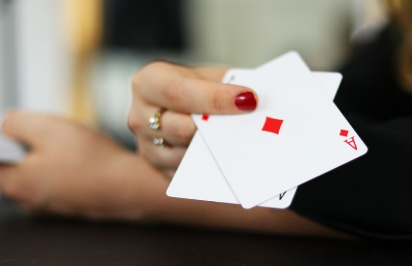 Giocare a poker è (soprattutto) questione di carattere