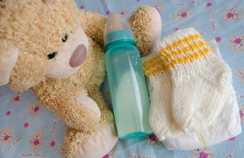 Choc a Brindisi: vino nel biberon del latte, bimbo di 4 mesi in coma etilico