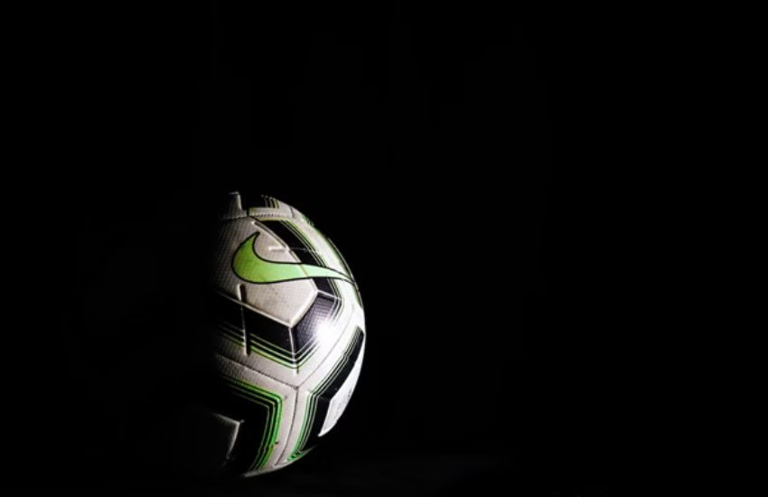 5 calciatori che hanno scritto la storia del calcio: Pelé, Maradona, Totti, Messi e CR7