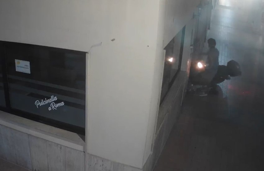 VIDEO – Ladri in azione in una pizzeria pontina: è il quarto furto nell’ultimo mese