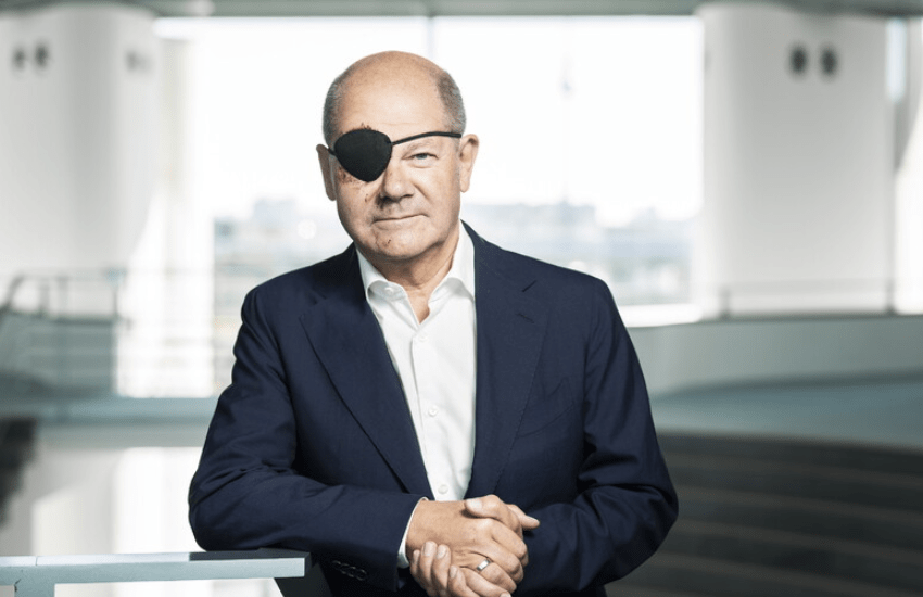 Olaf Scholz si ferisce al viso: “Ora attendo i meme”. Accontentato…