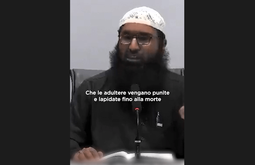 Sermone choc: “Vi spiego come si lapidano le adultere”