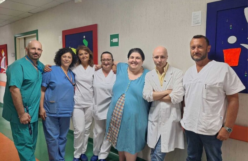 Rifiutata dagli ospedali perché obesa, finalmente a Napoli la operano