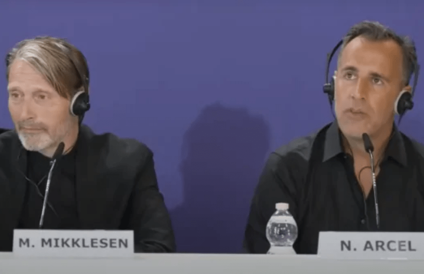 “Poca diversità culturale nel cast”, il regista Arcel zittisce il giornalista: “Siamo nel 1750 in Danimarca”