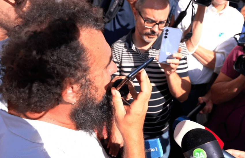Lampedusa, la rabbia del Questore: “Qualche cogl**ne si comporta da cafone” (VIDEO)