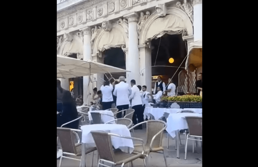 Venezia: rissa fra clienti e camerieri in piazza San Marco (VIDEO)