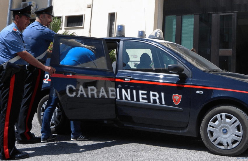 Monteriggioni: evade dai domiciliari, tenta un furto e nella fuga si nasconde nella caserma dei carabinieri
