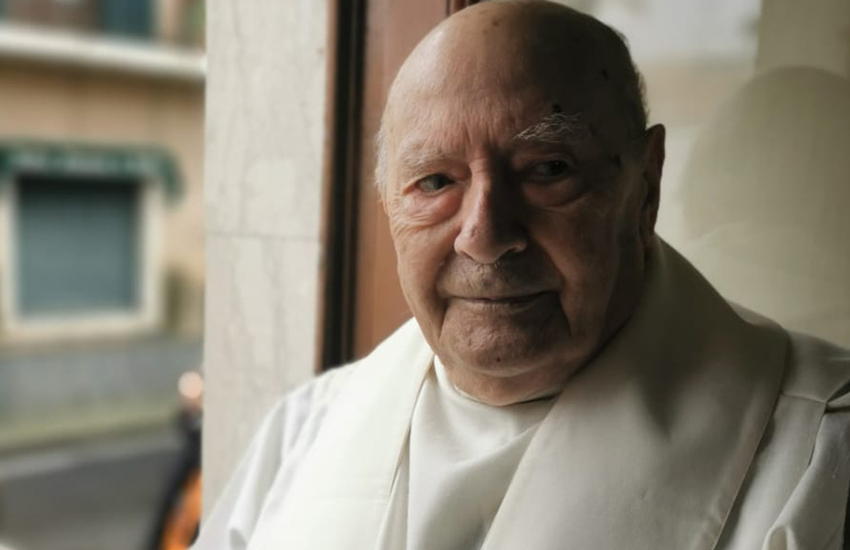 Addio a Don Francesco Panebianco, parroco storico di Maugeri: il ricordo del Vescovo Raspanti